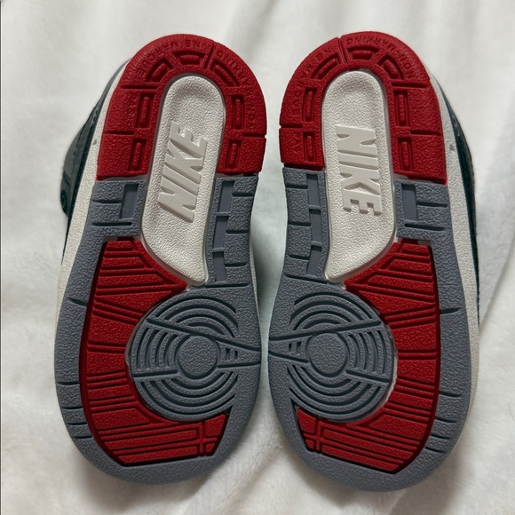 NWT Nike Toddler Jordan 2 Retro Sneakers - Picture 3 of 5